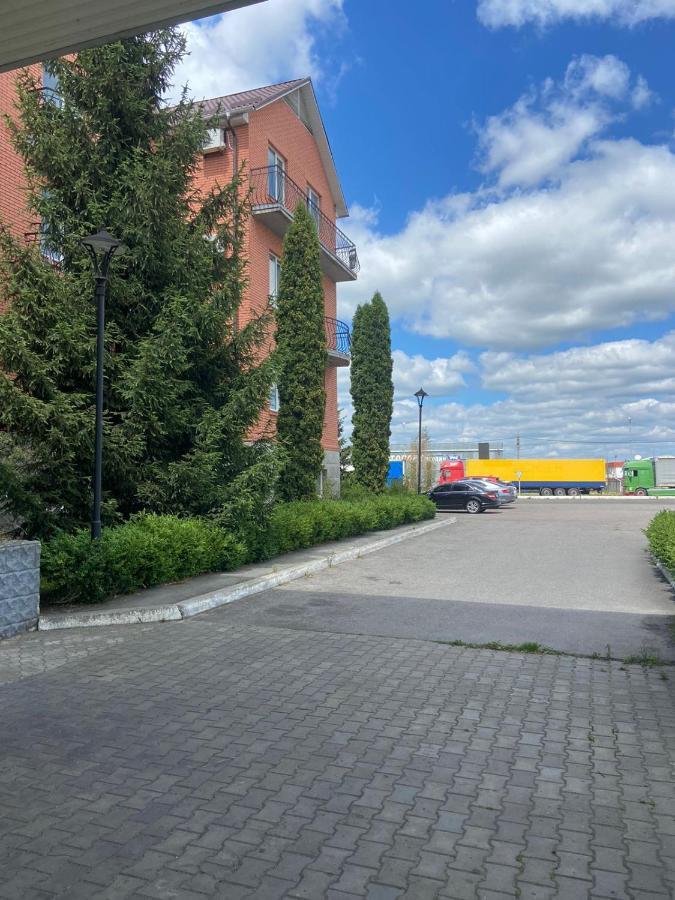 Готель Ягодин Starovoitove ภายนอก รูปภาพ